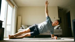 Jedna učinkovita vježba za trbušnjake, ramena, gluteuse i leđa. Radite je svaki dan!